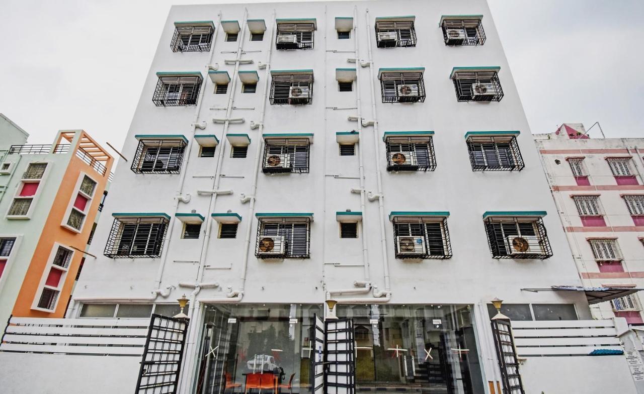 Flagship Hotel Eden Calcuta Exterior foto